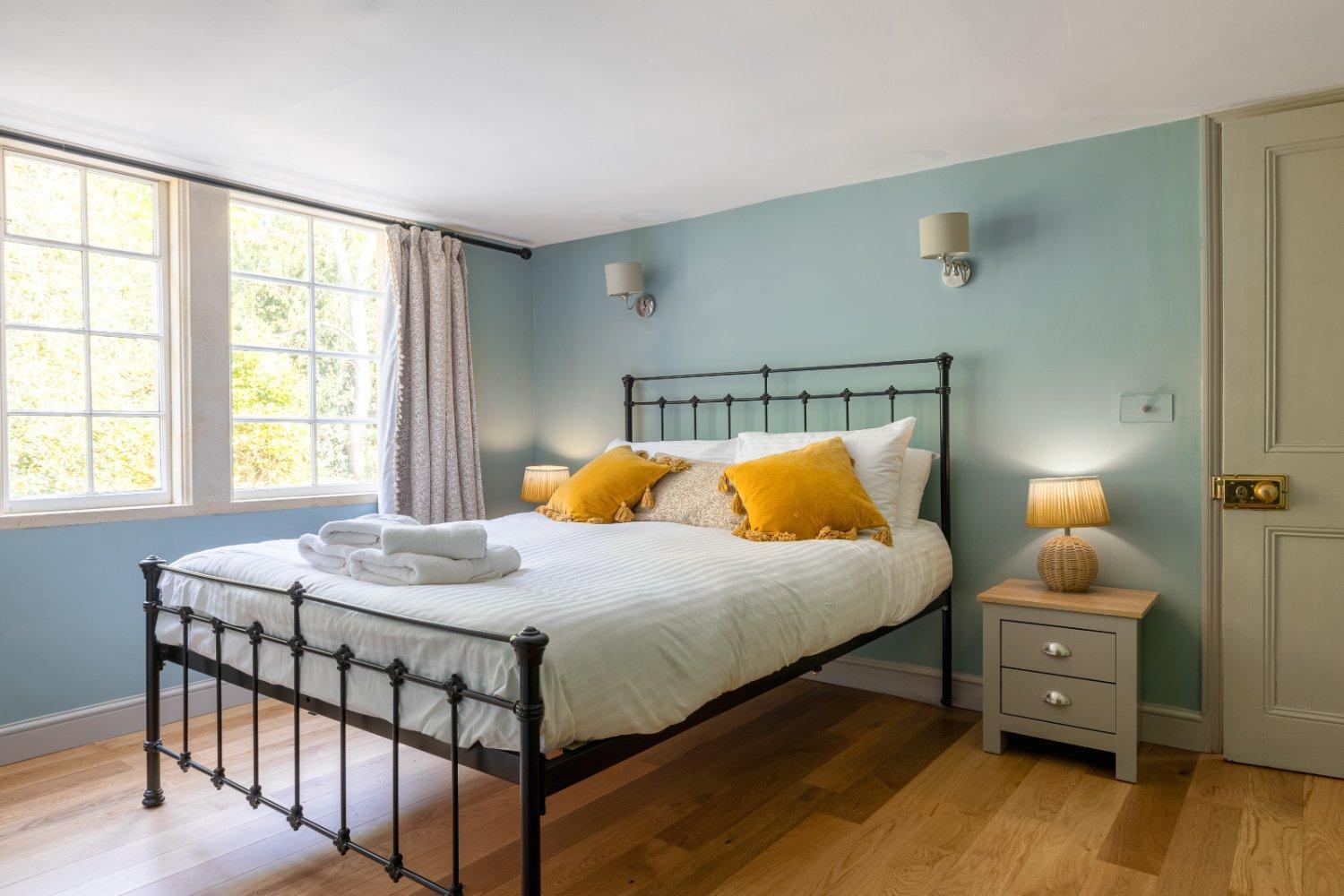 The School Rooms Estate Beautiful, Georgian Apartments With Private Heated Pool And Hot Tub Wifi And Parking Near Bath Box  Extérieur photo