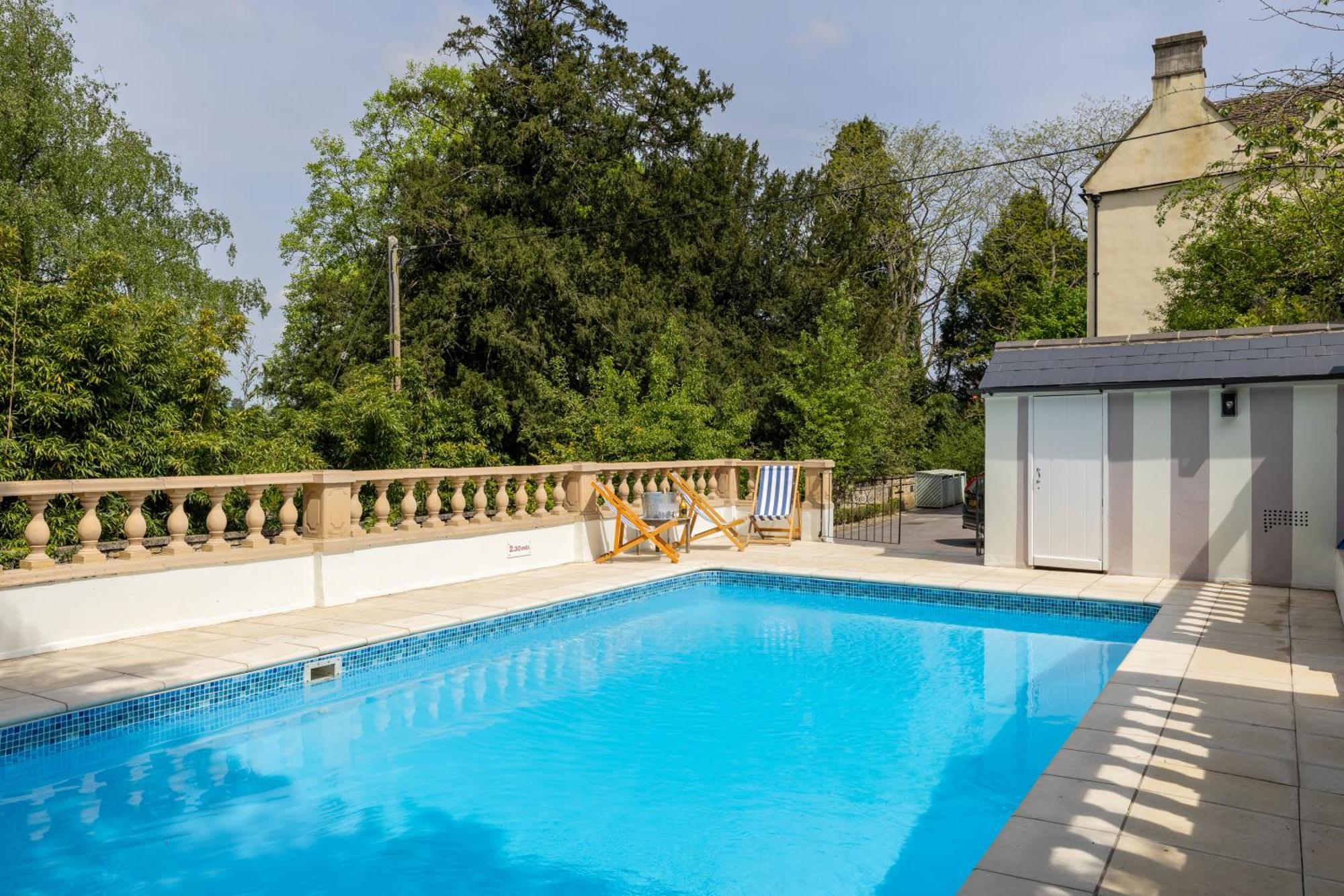 The School Rooms Estate Beautiful, Georgian Apartments With Private Heated Pool And Hot Tub Wifi And Parking Near Bath Box  Extérieur photo